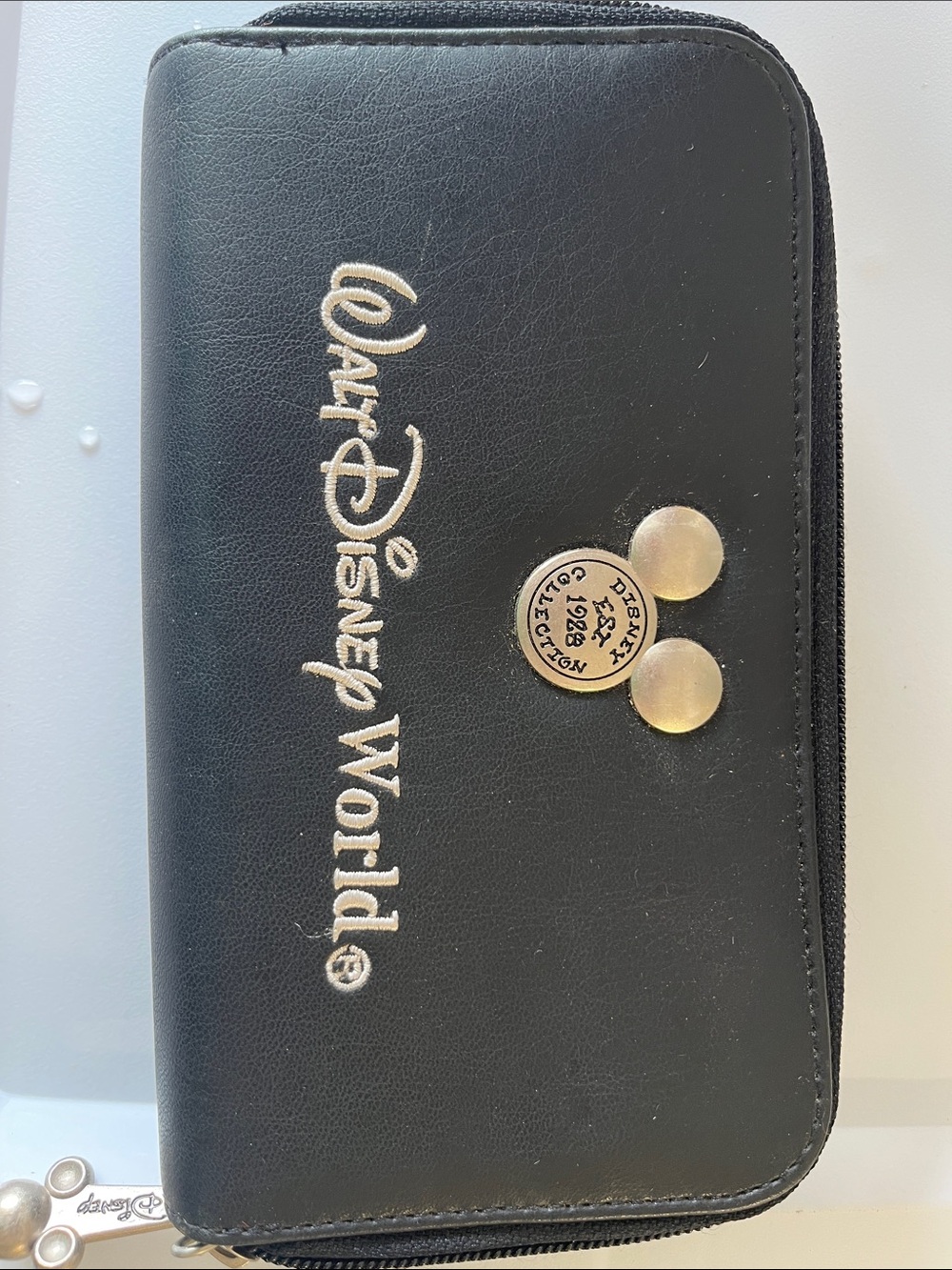 Walt Disney World Black Zip-Around Wallet